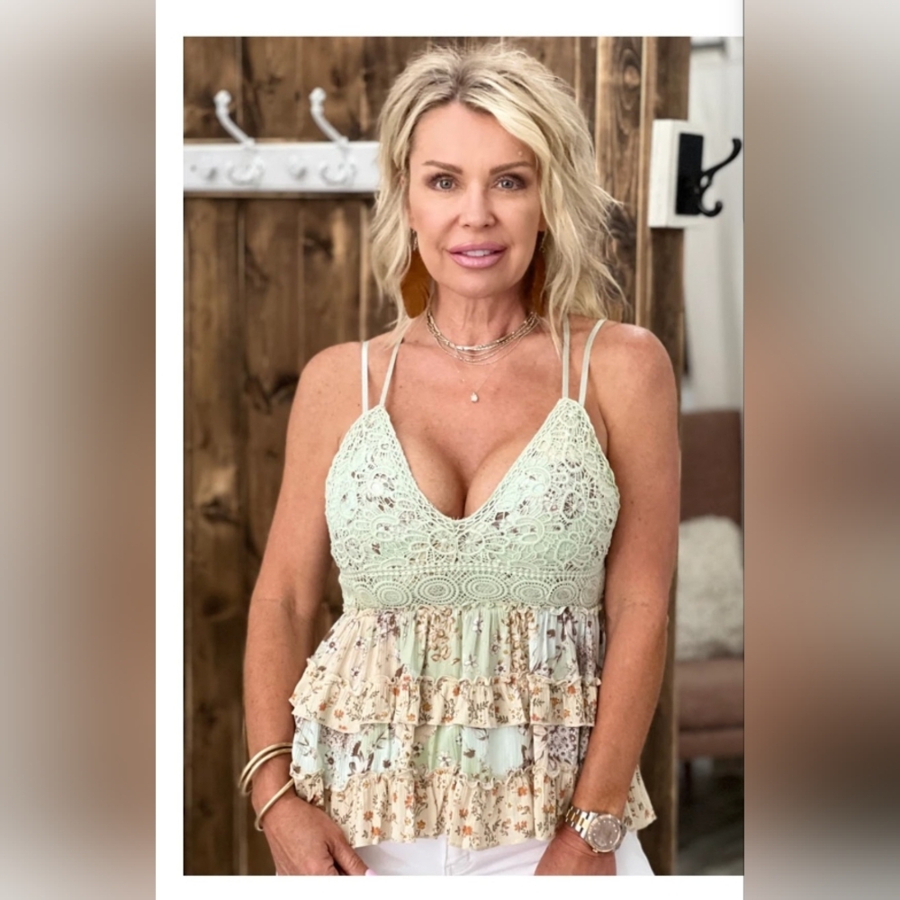 BLUE B | Boutique CAMI Tank Top tiered Floral Crochet Lace MEDIUM Sage/cream NWT